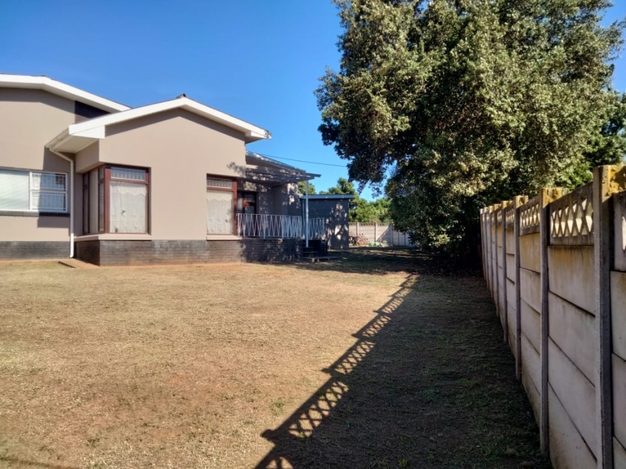 4 Bedroom Property for Sale in Bothasrus Eastern Cape